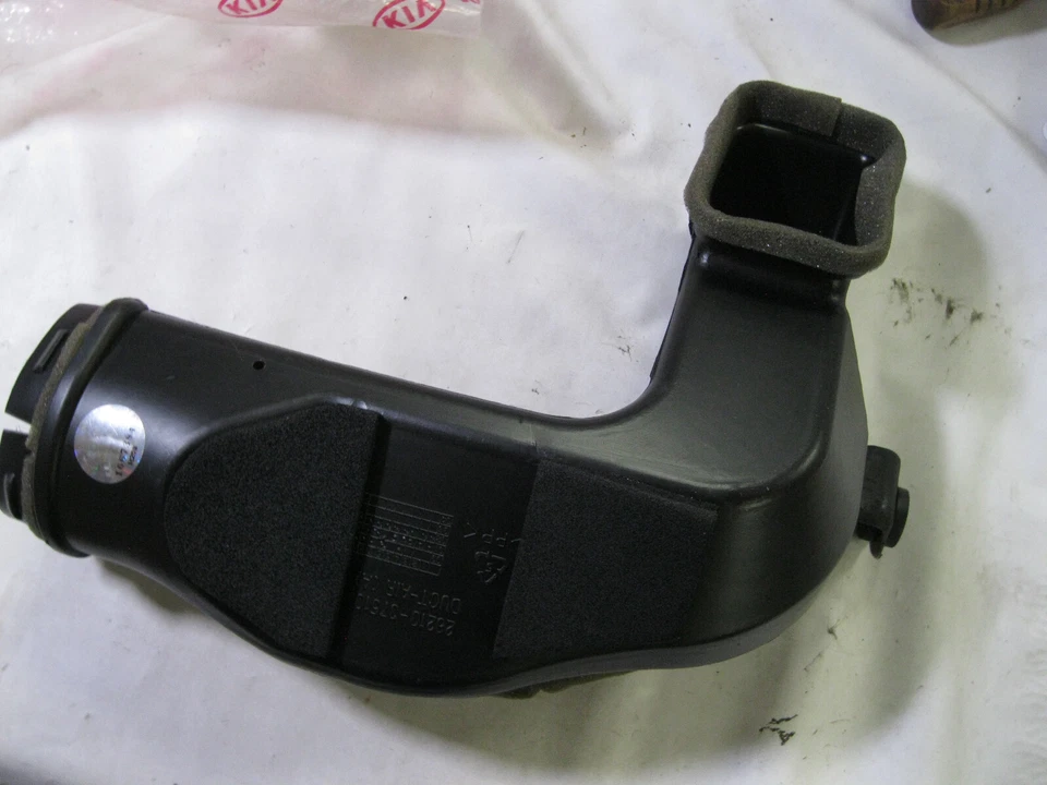 Genuine Kia OEM 2821037510 Air Duct Foto 4 de 4