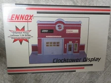 LENNOX CLOCKTOWER DISPLAY BUILDING & PLATFORM NIB 2002 CROWN PREMIUMS 1/24 Scale