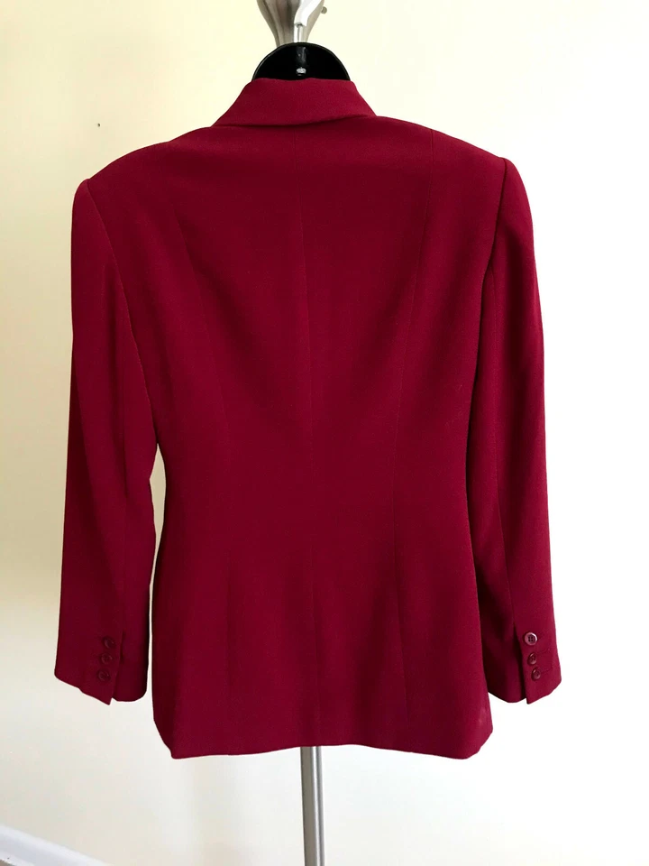 Chaqueta de traje Sophisticate Petite para mujer roja oscura dos botones talla 6 Foto 2 de 3