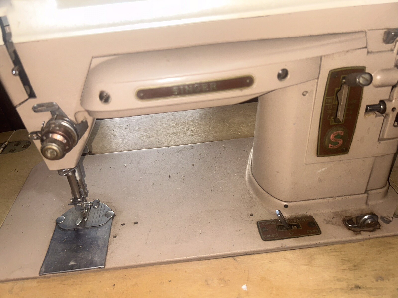 sewing machine-image
