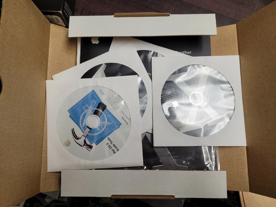 Mac OS X Panther v10.3.2 - Complete Box - Image 4 of 4