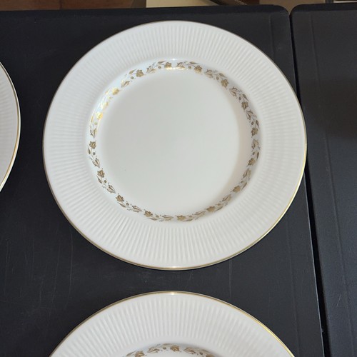 Vintage ROYAL DOULTON TC-1006 FAIRFAX 10 5/8” Dinner Plates - Picture 5 of 9