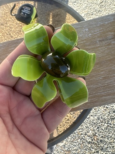 Vintage Enamel 1960s Green Flower Brooch And Clip On Earrings - Picture 9 of 14
