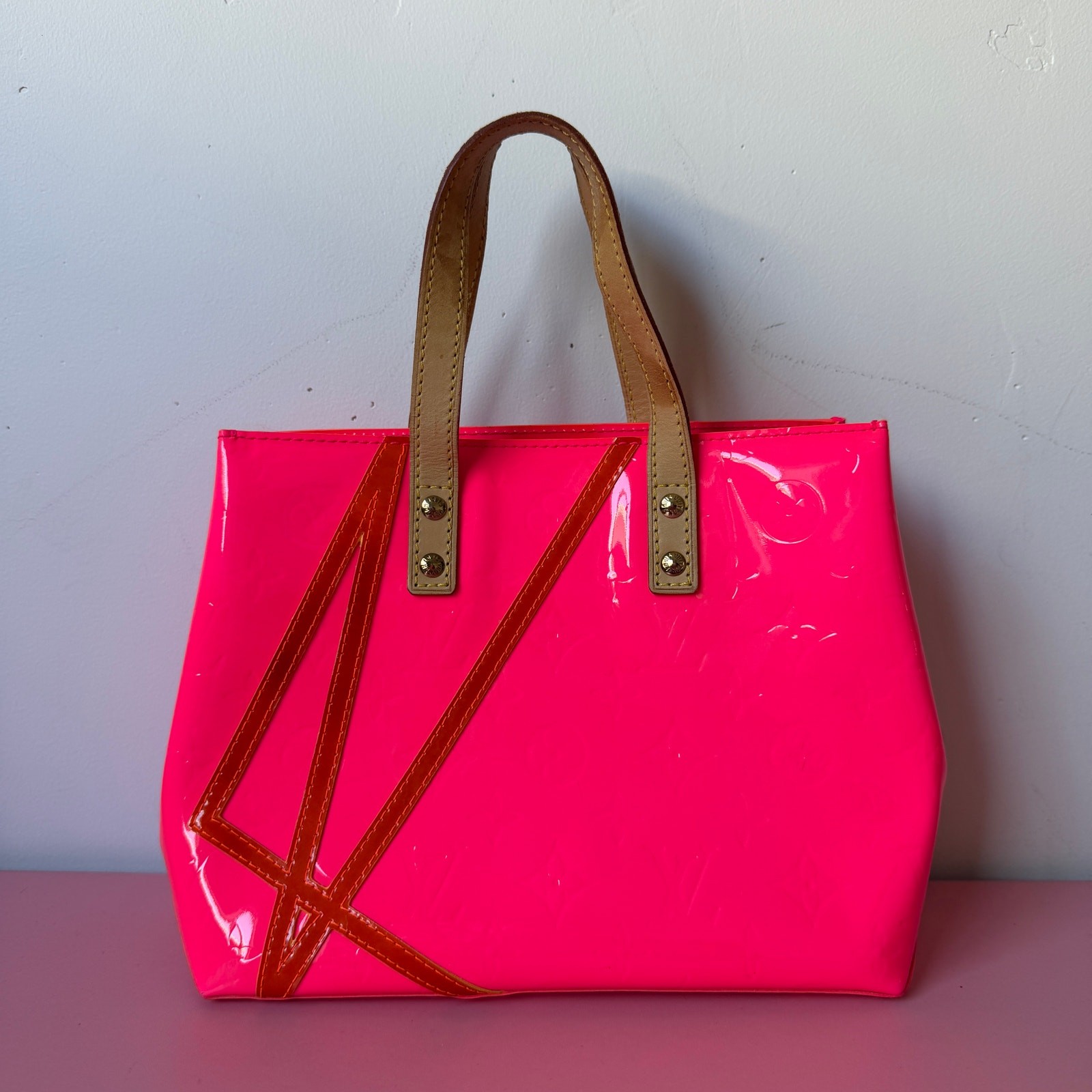 Louis Vuitton Robert Wilson Monogrm Vernis Fluo Reade PM Tote Pink Orange RARE