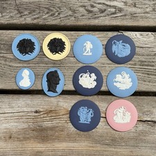 Restposten Wedgwood Medaillons Roundals inkl. rosa gelb Jaspis Ware & Medusakopf