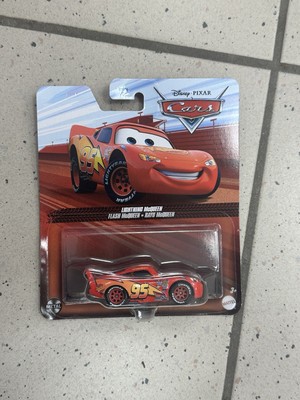 Disney Pixar Cars 3 - RUSTEZE LIGHTNING MCQUEEN - 1:55 Scale Diecast Mattel NEW