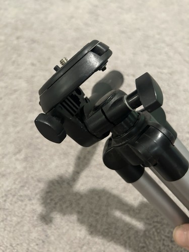 Targus Camera Tripod Extends From 16” To 47”. Light Weight. No Defects - Picture 13 of 14