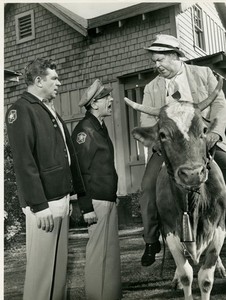 The Andy Griffith Show Original Viacom Press Photo Otis Hal Smith Cow Scene Rare