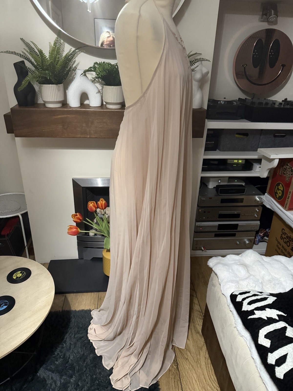 Misguided Gorgeous Peach Pleated Maxi Dress image 3