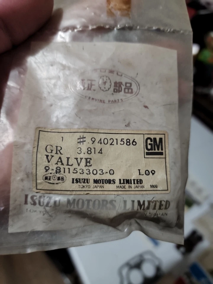 NOS ISUZU CHEVY LUV CAMIÓN VÁLVULA GM PARTE # 94021586 81153303 Foto 2 de 2