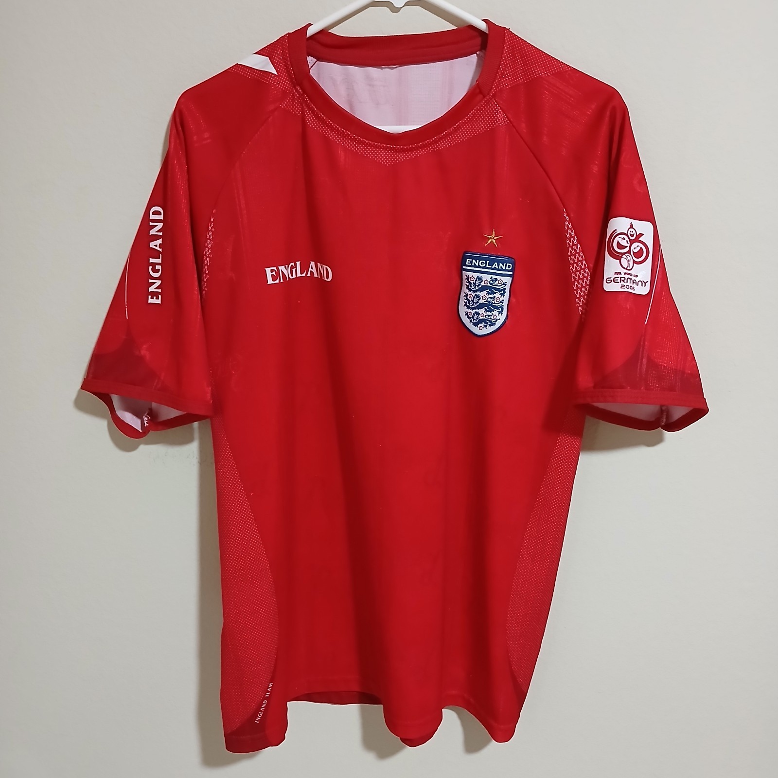England National Team 2006 World Cup. Size XL. Red.