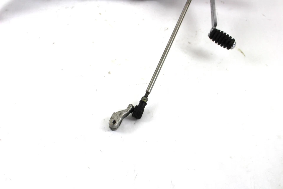 Triumph Speedmaster 790 2004 04 estriba delantera y montaje Foto 3 de 4