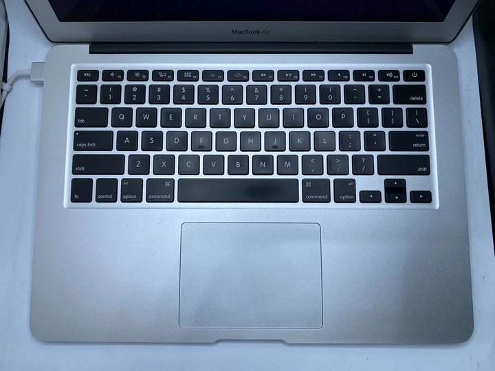 Apple MacBook Air 13 MJVE2LL/A Core i5-5250U @1.6GHz 8GB RAM 128GB SSD - Image 4 of 4