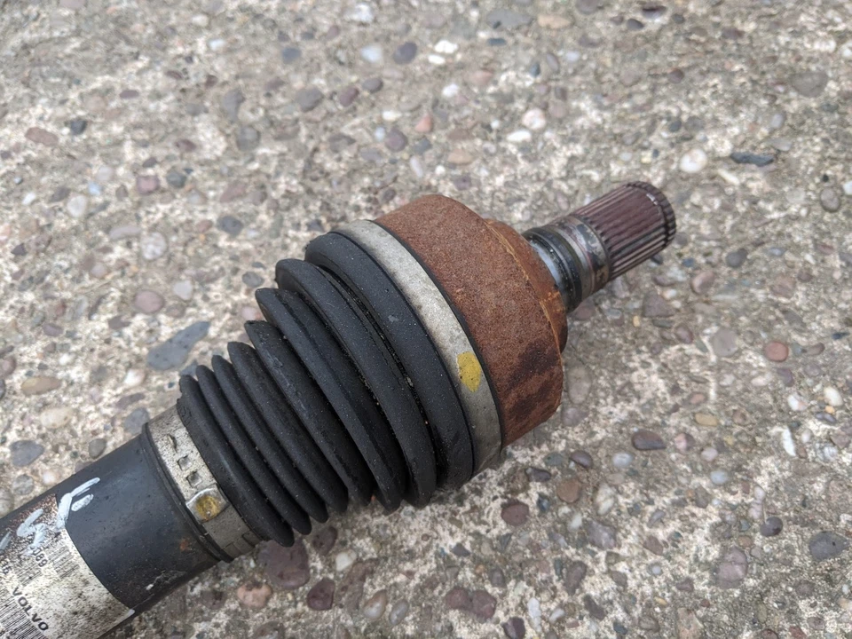 VOLVO XC90 2.4 D5 2009 LEFT FRONT DRIVE SHAFT - Image 3 of 4