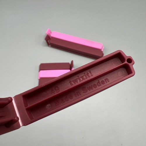Pampered Chef Twixit Clips Set Of 7 Help With Cancer & Cranberry Small And Large - Picture 3 of 6