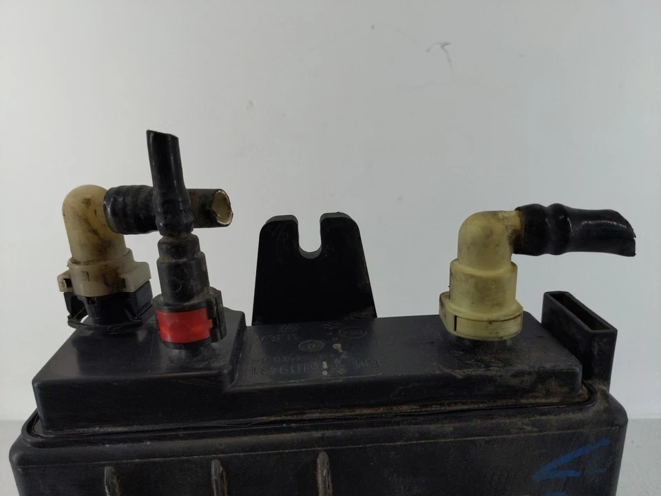 Chevrolet Tahoe 2012 bote de carbón de vapor de combustible HHEM1 Foto 3 de 4