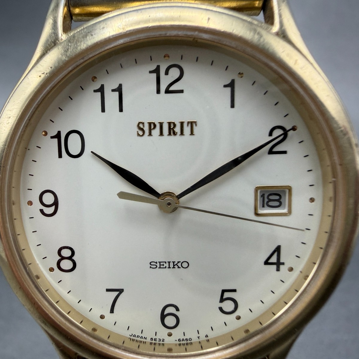Seiko Spirit Watch Men 33mm White Dial Gold Tone Date Round 5E32