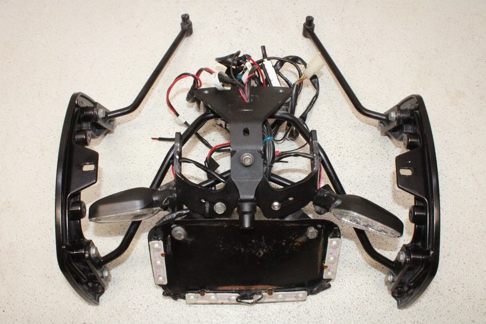 11-15 APRILIA TUONO V4R APRC 原始设备制造商 HEPCO 后座垫袋板夹钥匙 — 第 3/4 张图片