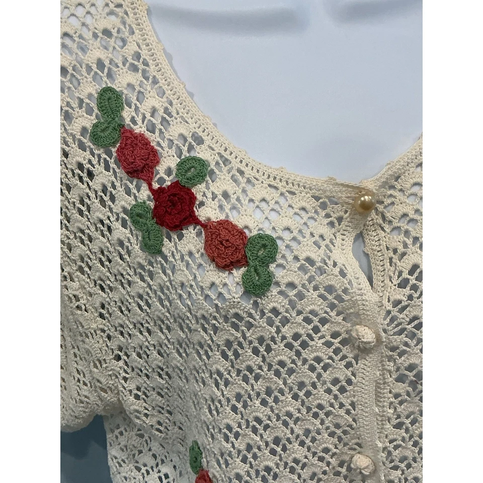 Cárdigan de ganchillo bordado floral Cottagecore romántico April Cornell para mujer Foto 2 de 4