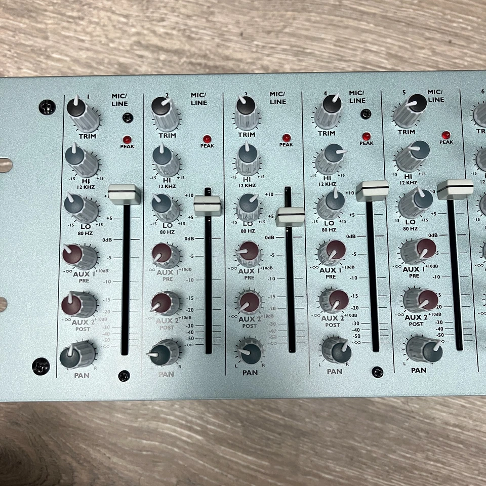 Alesis MultiMix 12R 12-Channel Rackmount Mixer tested - Image 2 of 4