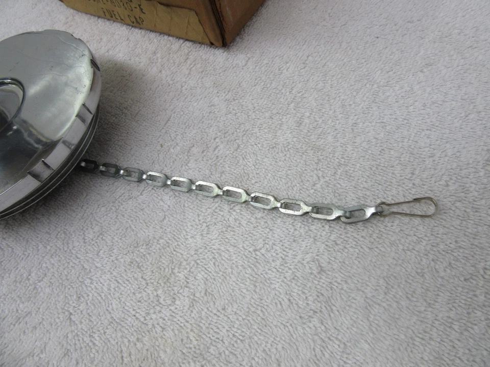 Ford F600 1978 F800 LN800 camión diésel tapa del tanque de combustible D8HZ09030-E dp nuevo de lote Foto 4 de 4