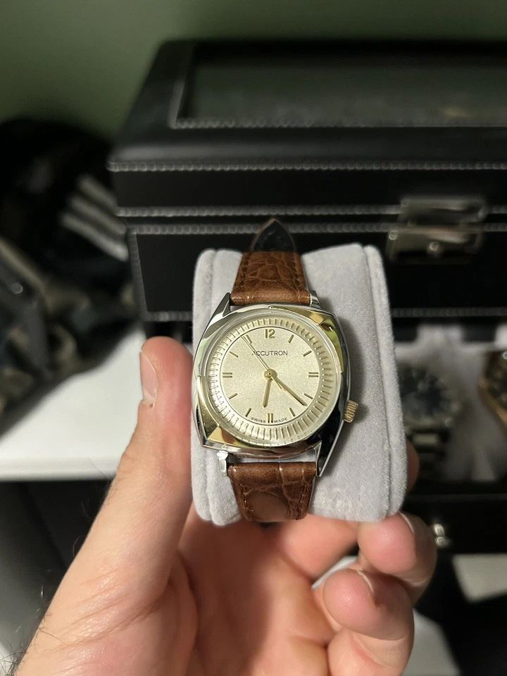 Accutron 203 Legacy 016/600 Two Tone 34mm Foto 2 de 4