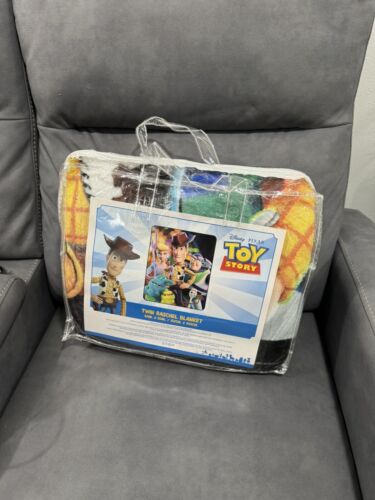 Toy Story  Extra Soft Plush 60"x80" Twin Size Bef Blanket New 100% Polyester - Picture 1 of 6