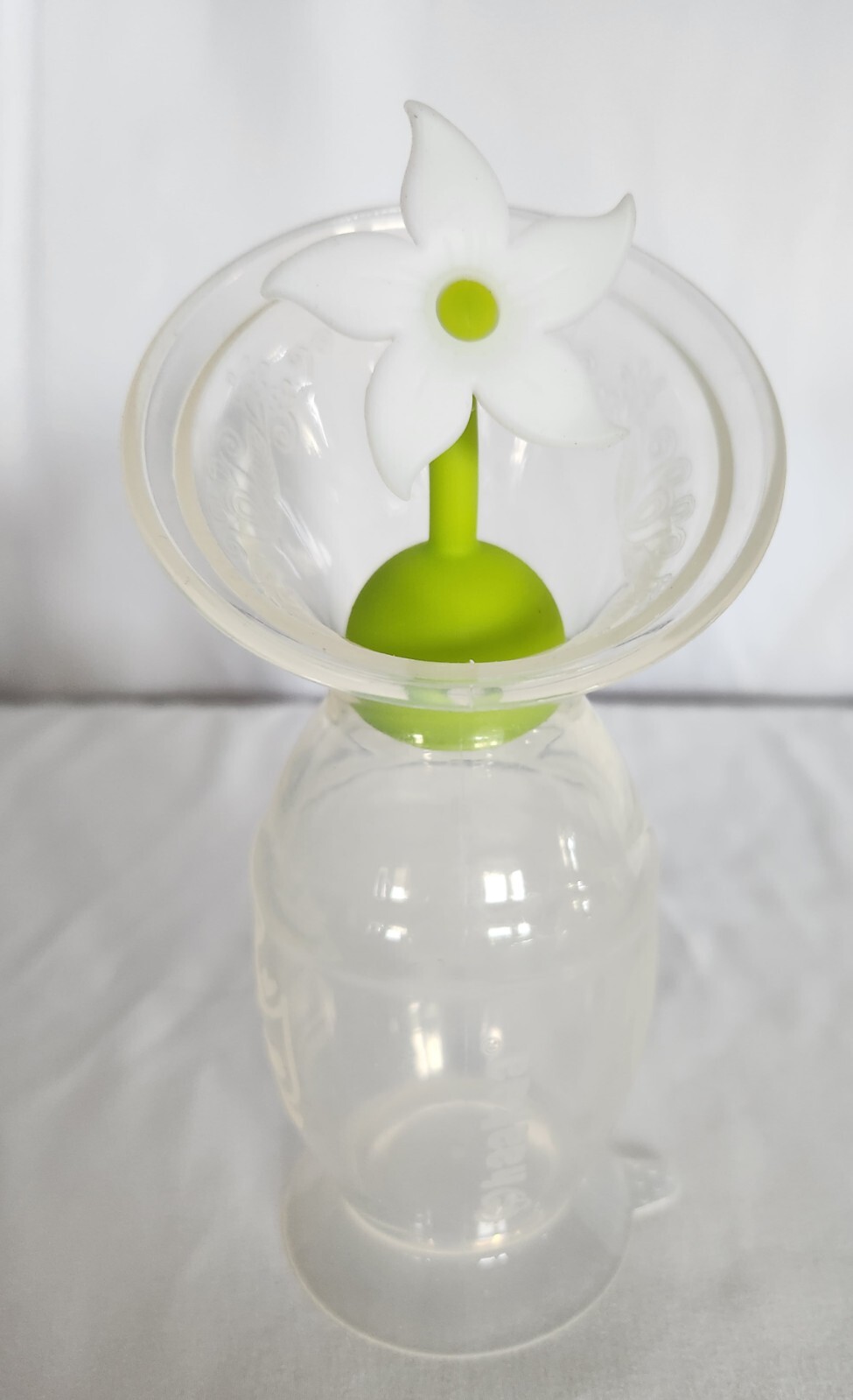 Haakaa Manual Silicone Breast Pump & Flower Stopper