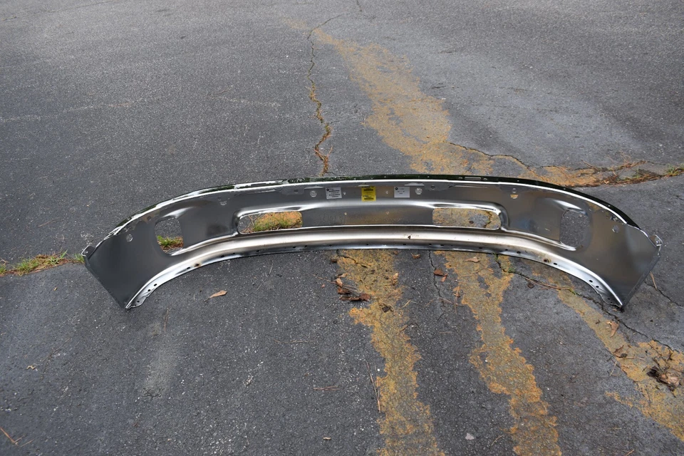 DODGE RAM 1500 FRONT BUMPER CHROME FACTORY OEM  2014-2020  - Image 4 of 4