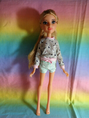 2016 MGA Project MC2 Adrienne Attoms Plastic Doll Big Eyes & Long Eyelashes 
