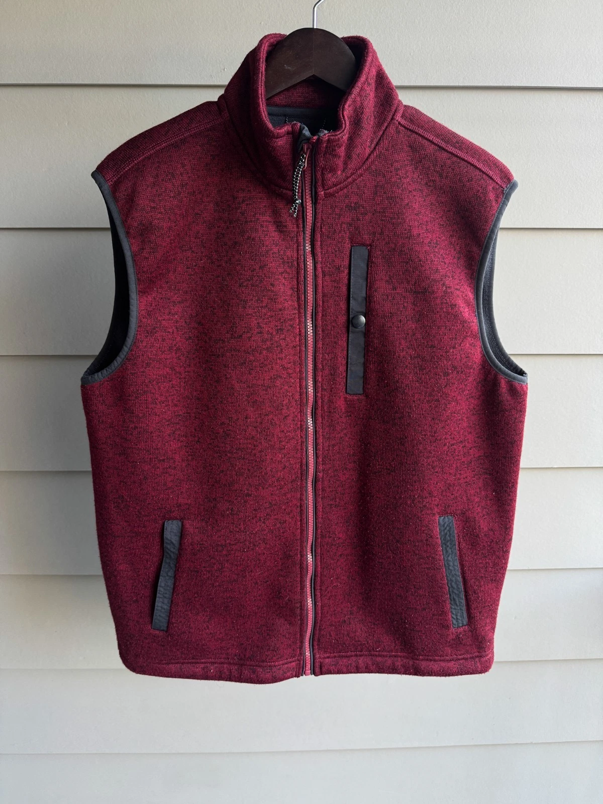 St. John’s Bay Fleece Vest Mens Size M Performance Maroon