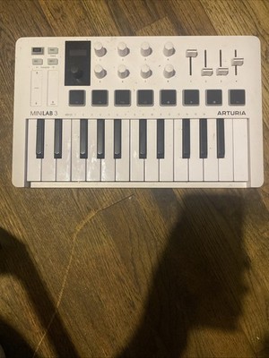 Arturia MiniLab 3 Keyboard Controller - White