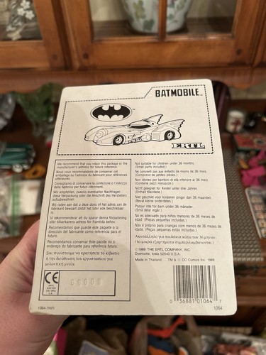 Vintage 1989 Ertl Batman BATMOBILE Diecast Metal 1:64 Scale #1064 - Picture 6 of 6