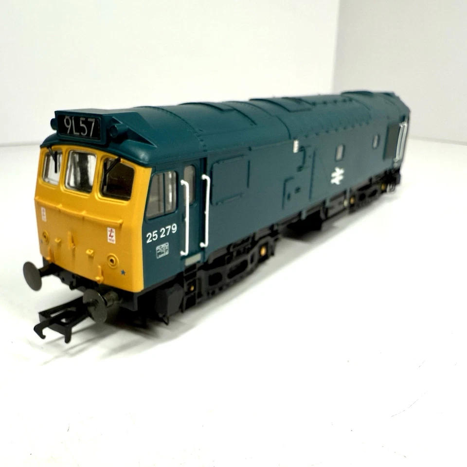 OO Scale Branch Line 32-401 Class 25/3 Diesel Locomotive BR Blue 25 279 - Image 2 of 4