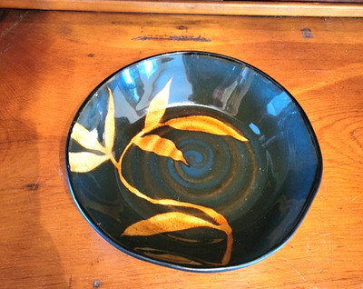  Pier 1 Dakara Brown Bowl 7 3/4  Swirl Hand Painted Salad Soup Cereal
