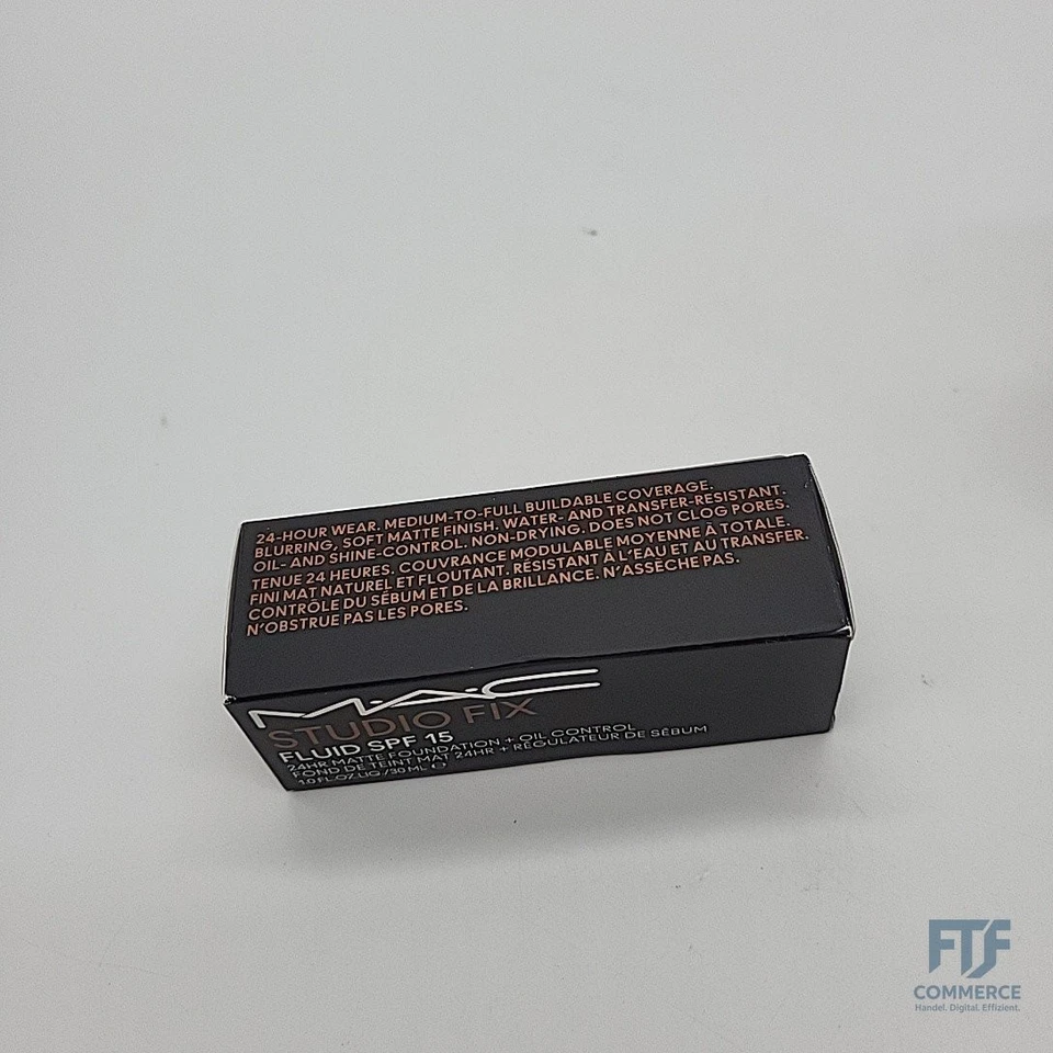 MAC Studio Fix Fluid SPF15 24HR Matte Foundation + Oil Control No.NW40 (30 ml) - Bild 2 von 4