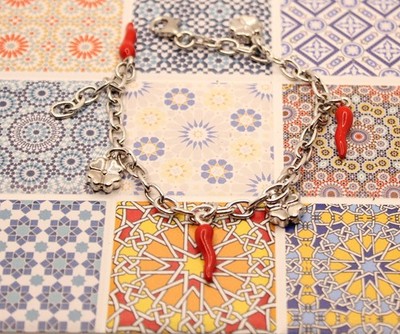 SCHARAMANTISCHES ARMBAND CHARMS GLÜCKSBRINGER HÖRNER UND KLEEBLÄTTER CM 18 EXPLOIT