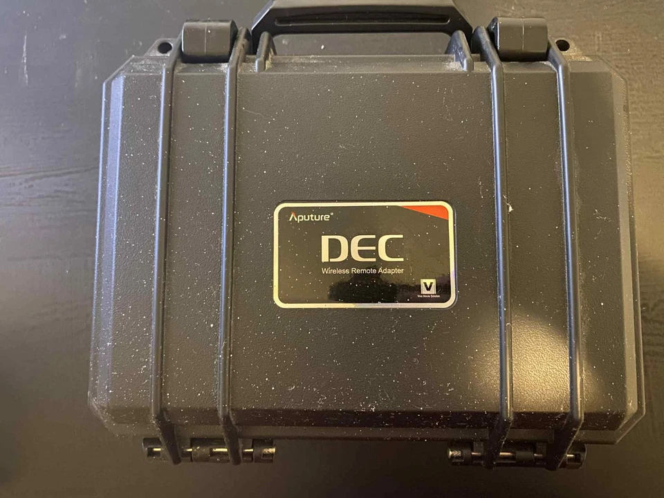 Aputure DEC EF 镜头转 Micro Four Thirds 无线远程适配器 带手柄 – 全新。  — 第 3/3 张图片