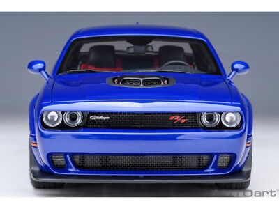 Dodge Challenger ミニカー 青と赤のストライプ 1/18 Dodge Challenger ミニカー 青と赤のストライプ 1/18 Amazon.com
