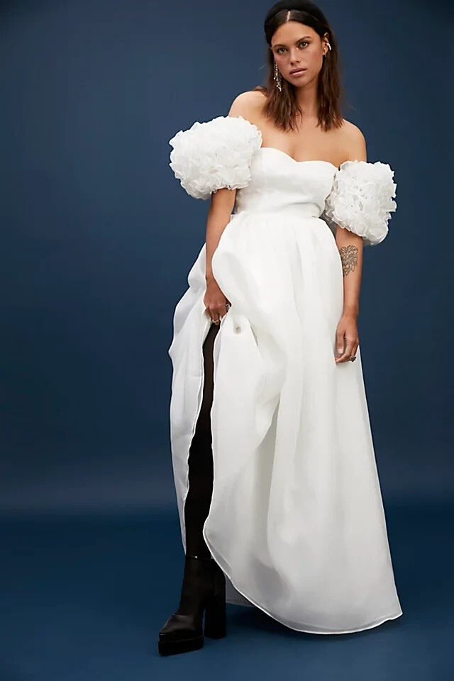 selkie white dress The Ivory Organdy Marie Gown Her measurements are 32 bust The Waltz gown- a breathtaking