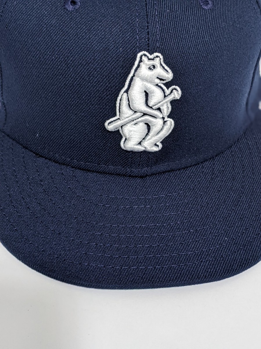 Team issued Chicago Cubs sz 6 7/8 Field of Dreams game hat