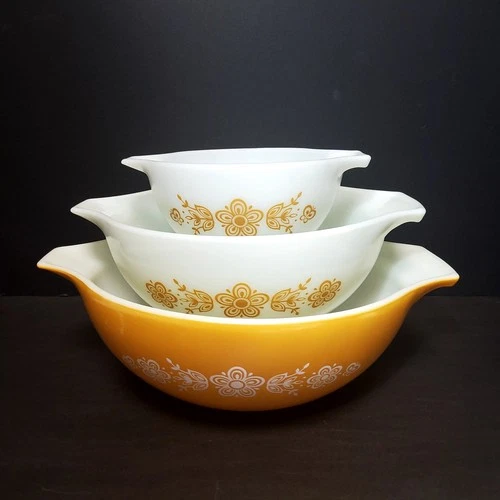 Vintage Pyrex Butterfly Gold Cinderella Nesting Bowls 441,443,444 Set Of 3