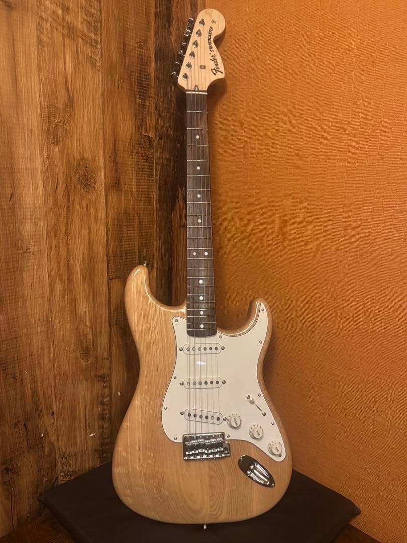 Electric Guitar Fender Heritage 70s Stratocaster Natural Japan S/N