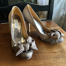 Badgley Mischka Sydney Taupe Satin/Suede Pumps w/ Bow 3.75  High Heel Size 7