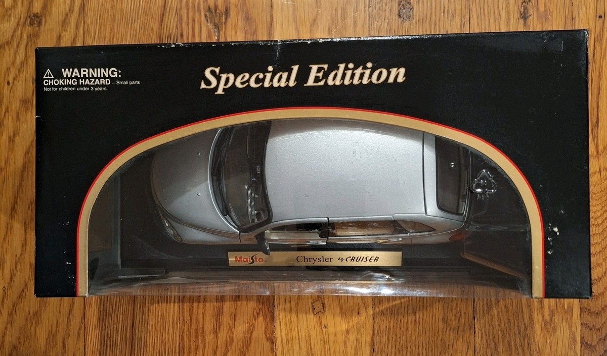 Maisto Special Edition 1:18 Chrysler PT Cruiser Diecast Silver Car