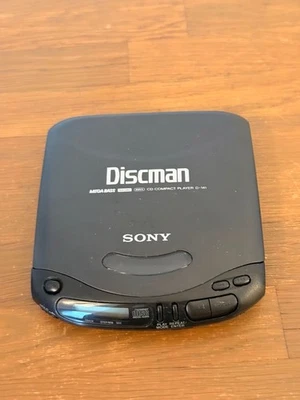 Sony Discman D-141 – Tragbarer CD Player – Vintage - Bild 1 von 4