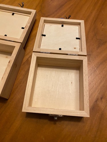 2 petites boîtes à bijoux en bois 4" x 4" x 2" avec fenêtre insert fleurs - Photo 6/10