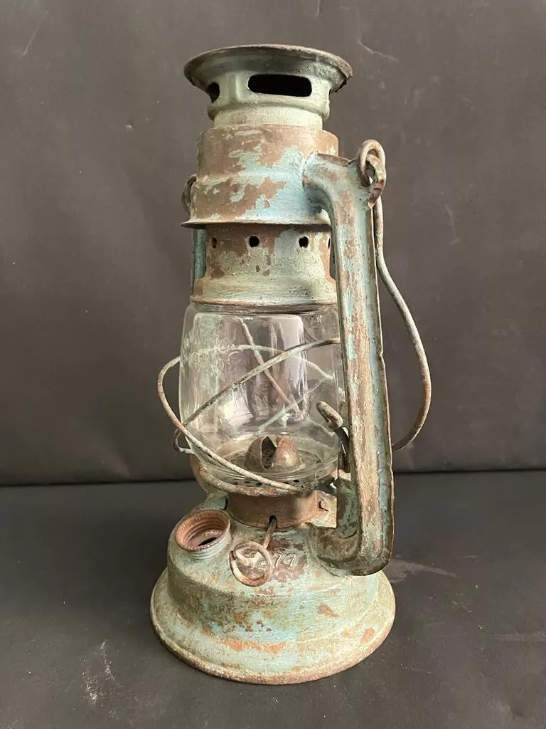 Old Kerosene Lamp  Kerosene lamp, Kerosene, Lamp