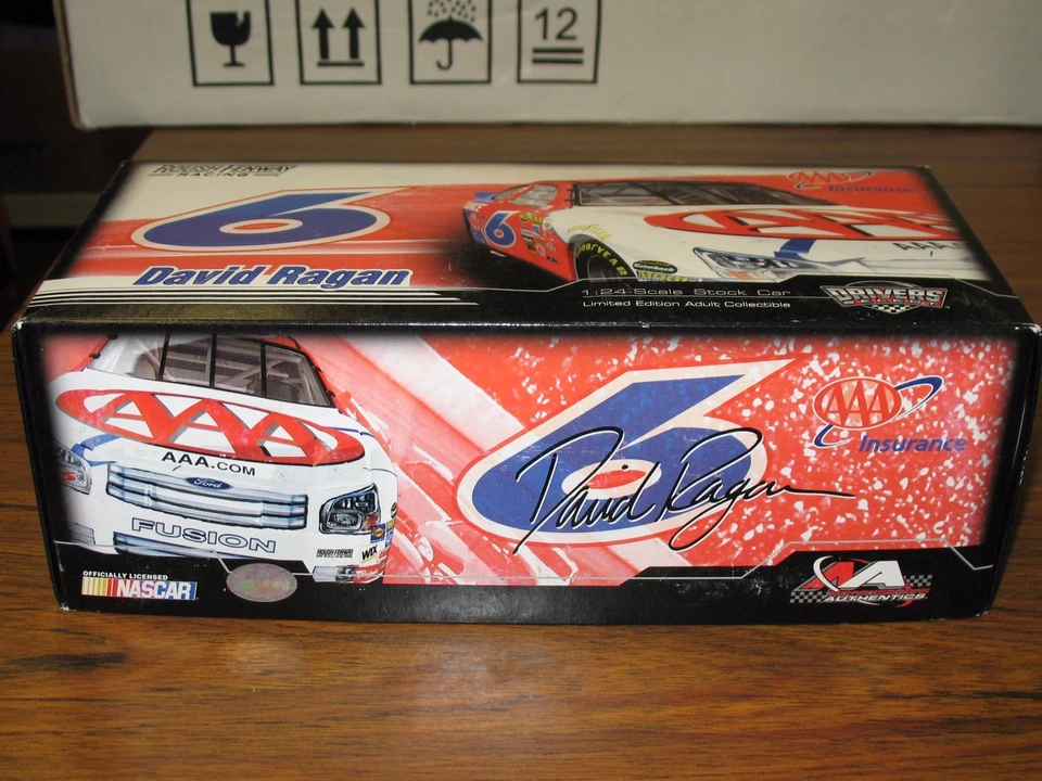 David Ragan 1:24 Die Cast NASCAR #6 AAA Insurance 2007 Fusion edição limitada - Imagem 2 de 4