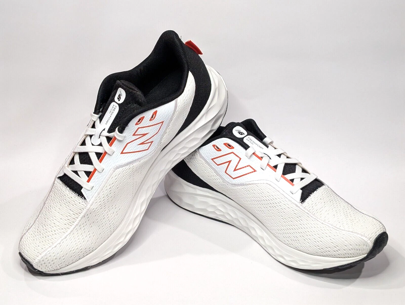 Scarpe da corsa uomo New Balance Fresh Foam Arishi V4 bianco nero taglia 12 nuove con scatola